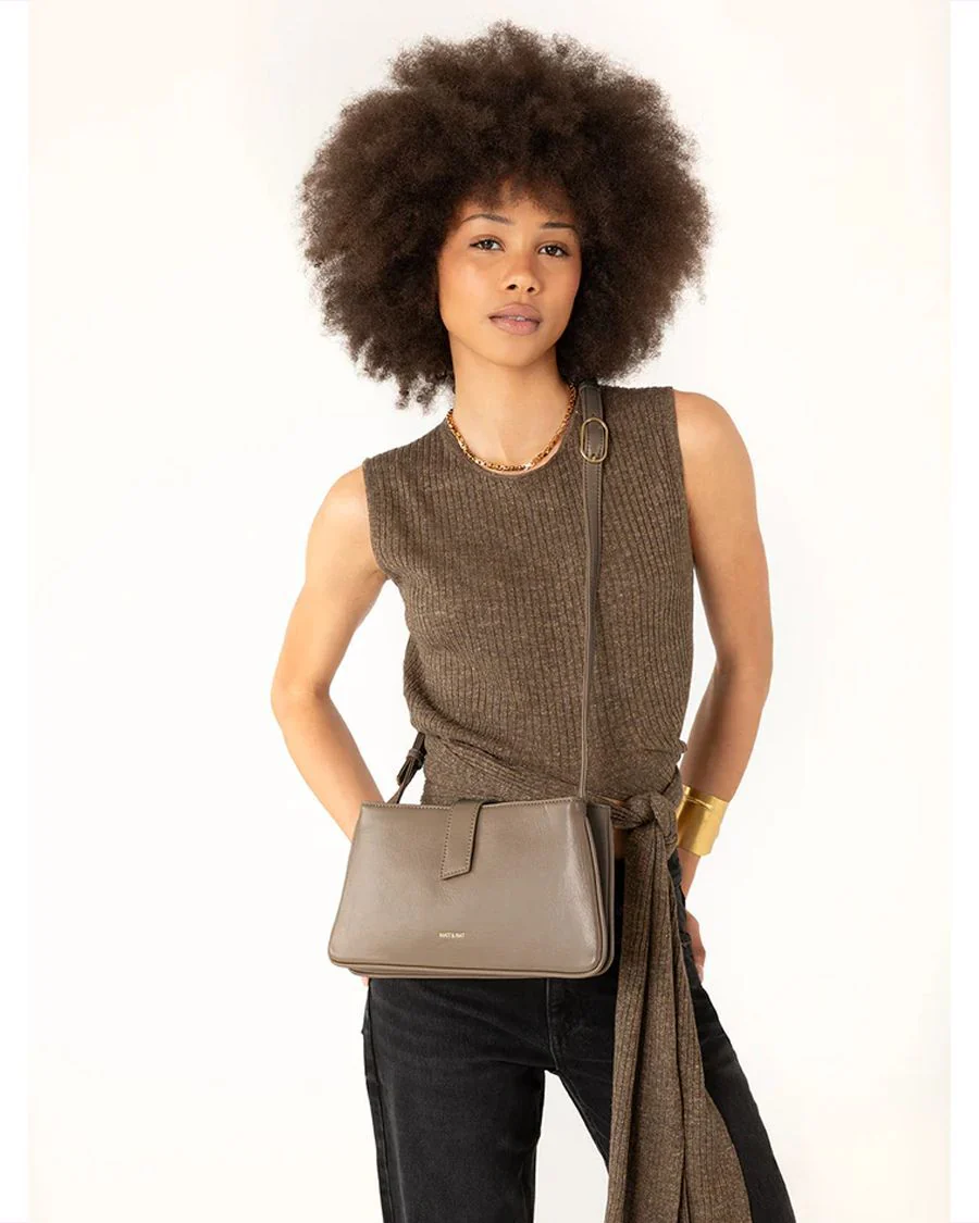 ADELINE THEME MATT AND NAT DIVERS BOURSE – Image 3